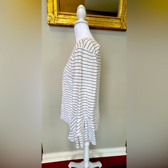 Hem & Thread 3/4 sleeve top - Picture 2 of 4